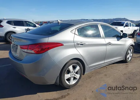2013 Hyundai Elantra Gls z USA, uszkodzony, nr VIN KMHDH4AE6DU944391